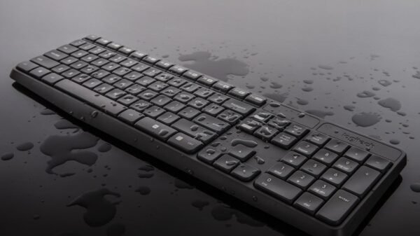 mk235-wireless-keyboard-and-mouse-2.jpg Logitech MK235 Wireless Keyboard and Mouse Combo 2.4 GHz With USB Receiver, 15 Function Keys